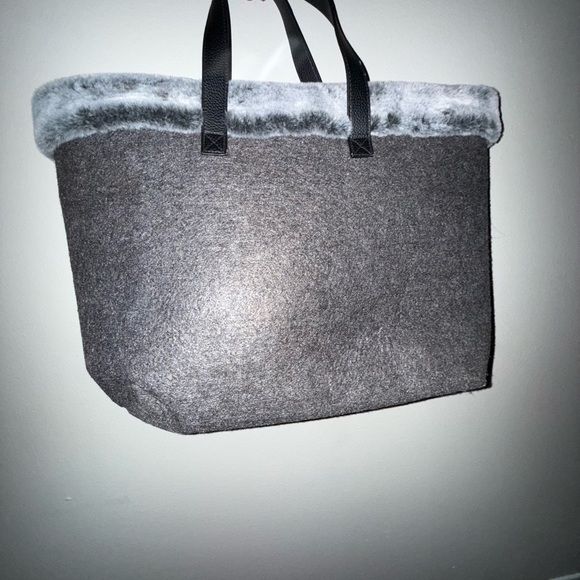 Barnes & Nobles Gray Faux Fur Tote Bag - Picture 3 of 4